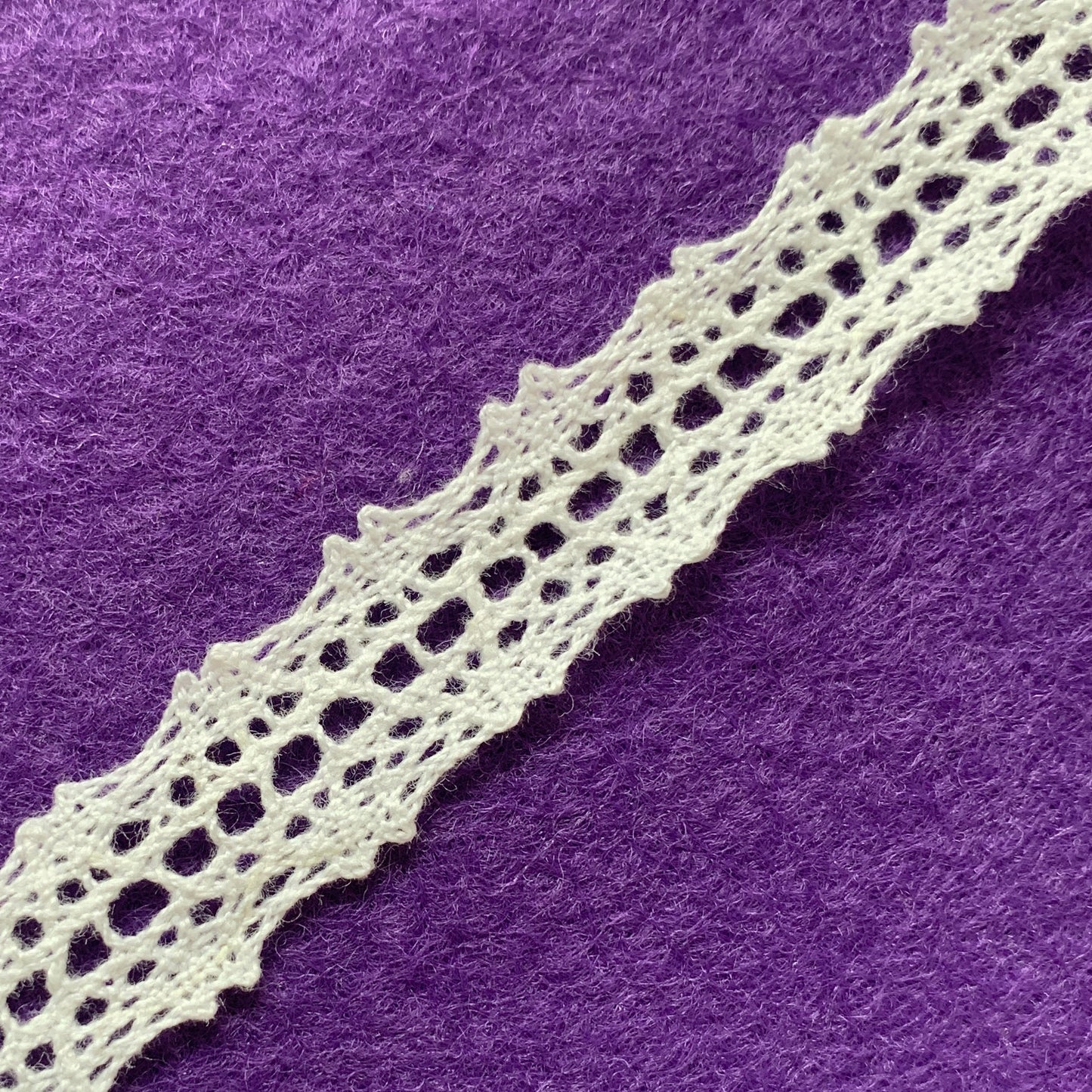 Bertie's Bows White 15mm Double Edge Crochet Cotton Lace BT422 - 01