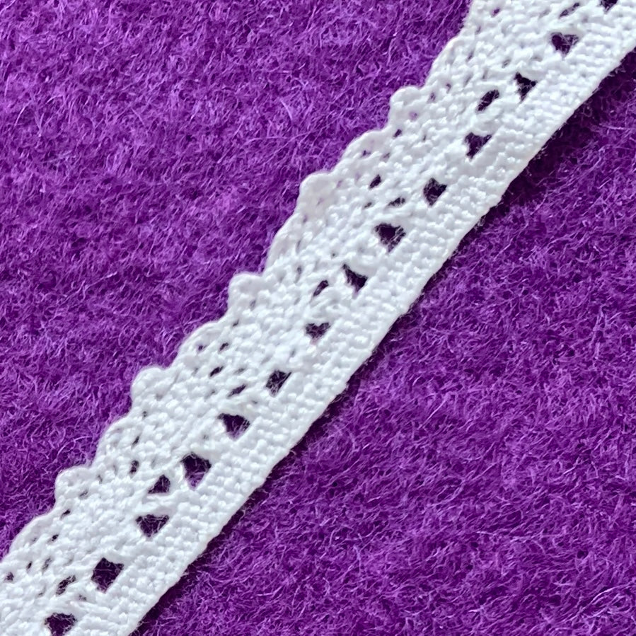 Bertie's Bows White 10mm Cotton Scalloped Lace BTB7084