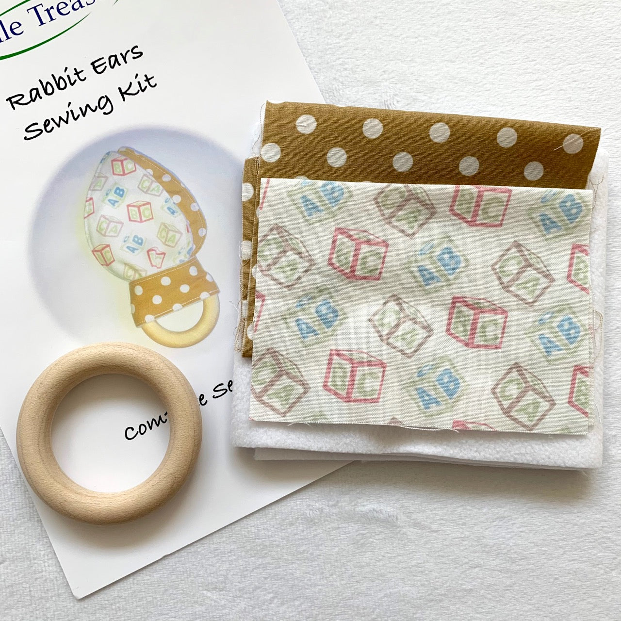Wooden Rabbit Ears Sewing Kit