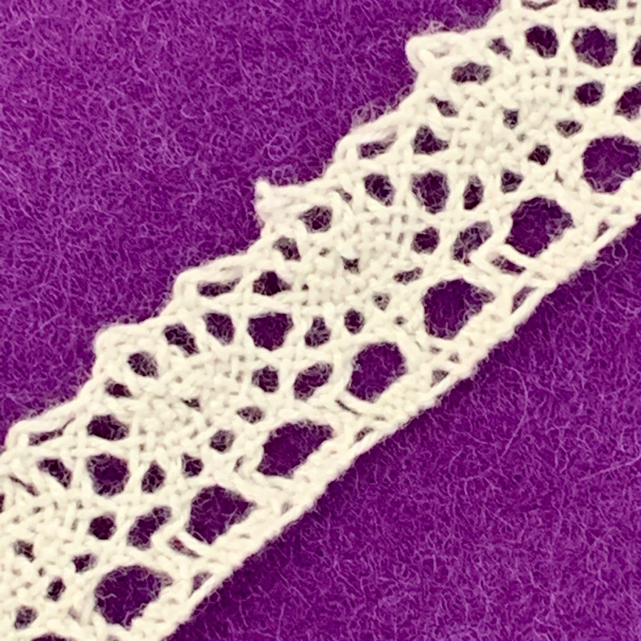 Bertie's Bows White 20mm Cotton Scalloped Lace BTB742