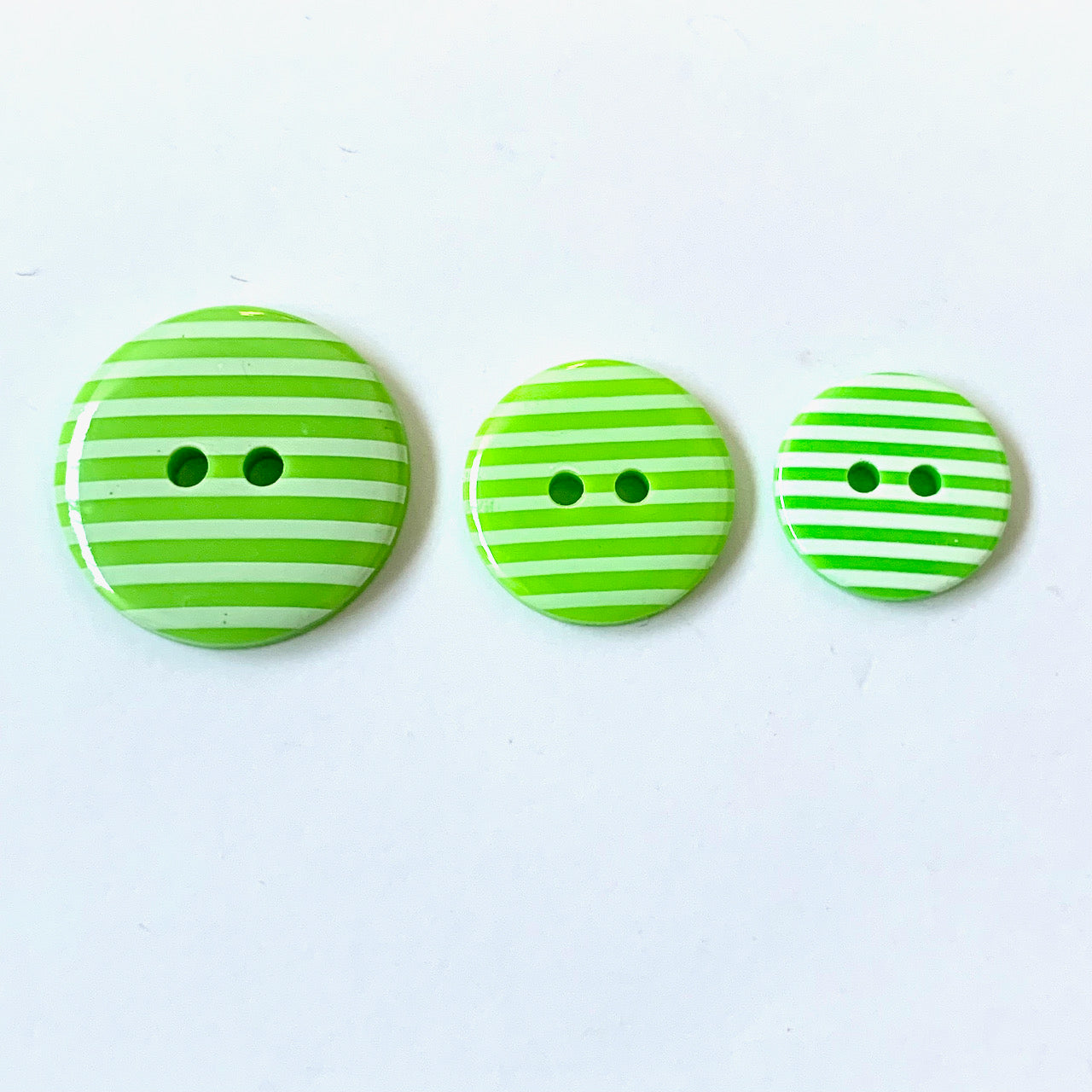 23mm Fine Style Stripe Buttons